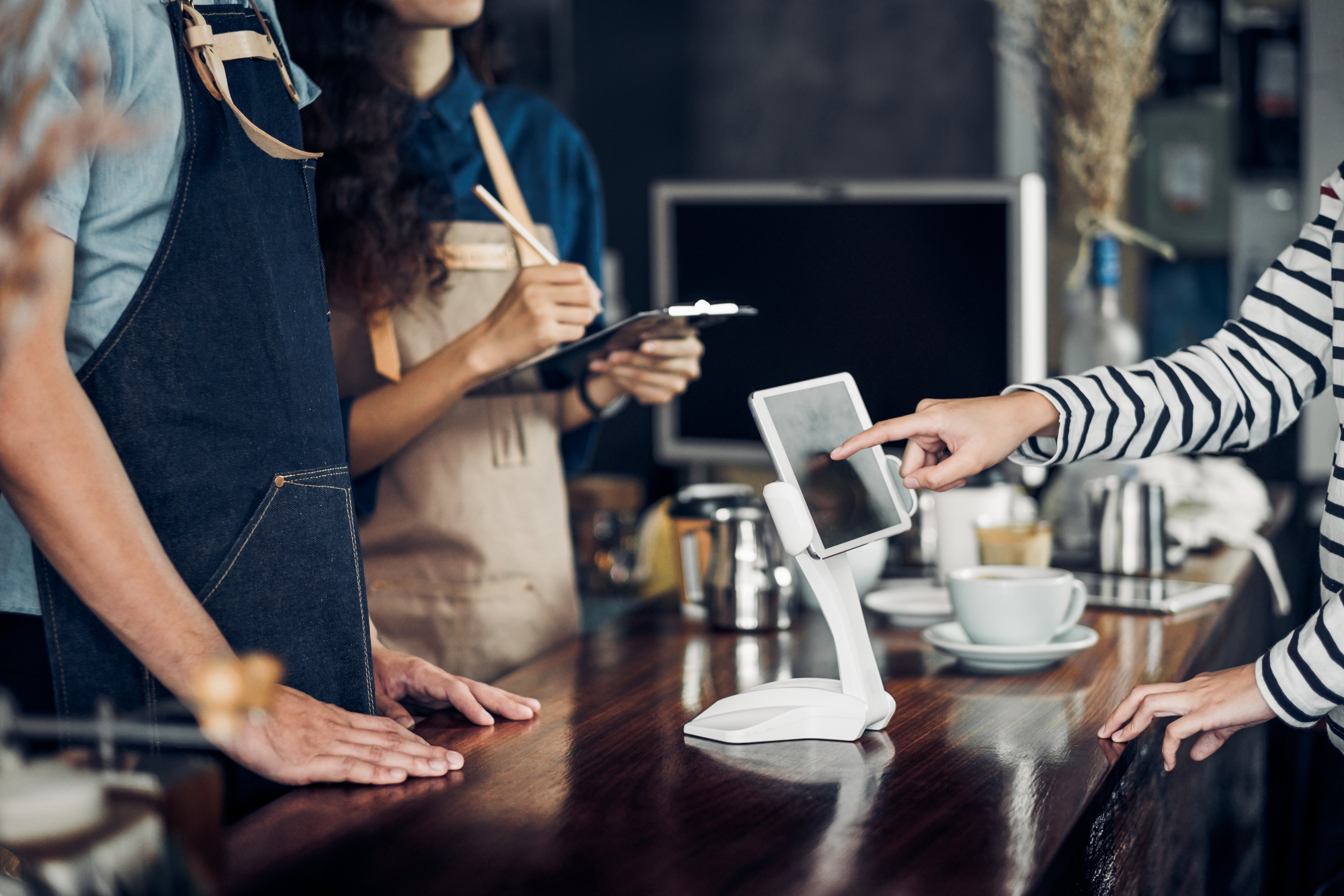 5 Restaurant Technology Trends to Future-Proof Operations and Improve Profitability in 2023